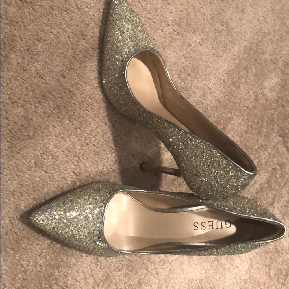 Guess glitter pumps